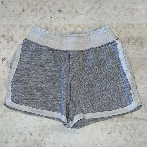 Lululemon Cool & Collected Short *2.5" Heathered Space Dyed Nimbus | size 6 - Picture 1 of 7